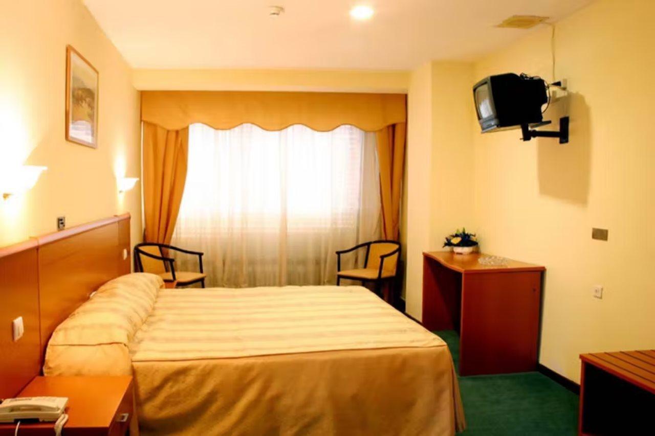 Hotel Las Vinas Arteixo Exterior foto